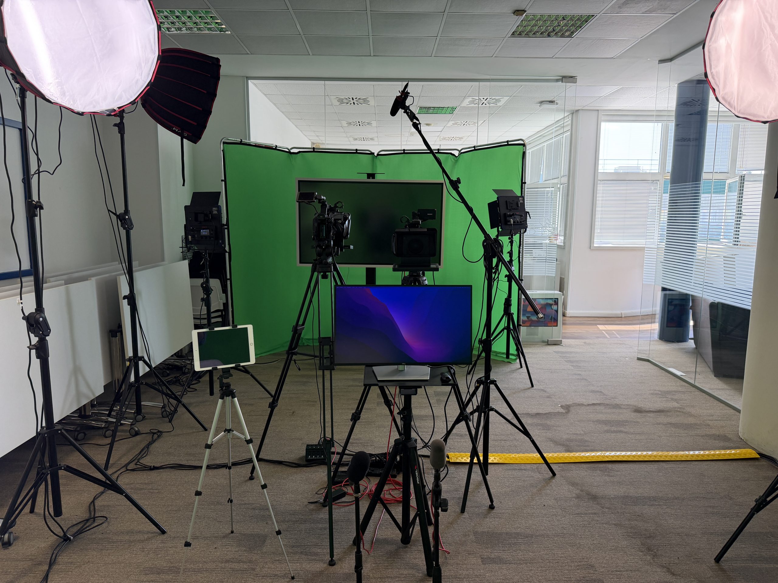 Set green screen